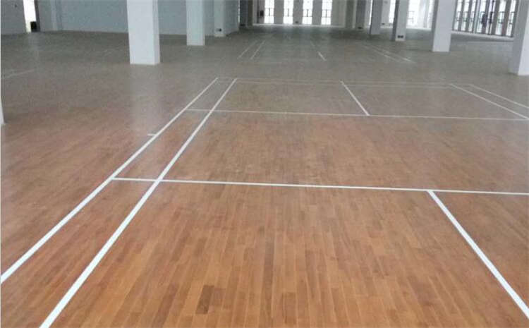 22厚篮球场木地板生产厂家
