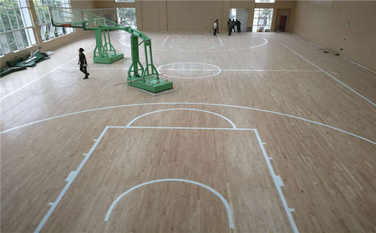 枫桦木排球馆木地板一般多少钱？