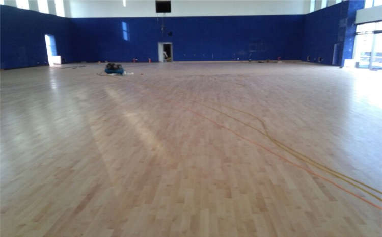 专业的排球馆木地板怎么翻新？