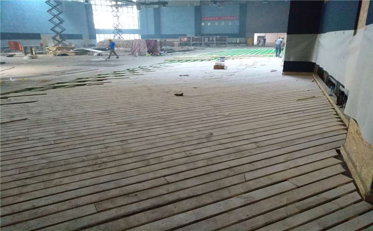 俄勒冈松乒乓球馆木地板结构