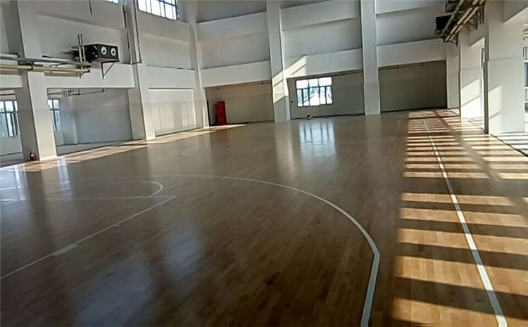 柞木篮球馆木地板怎么维修？