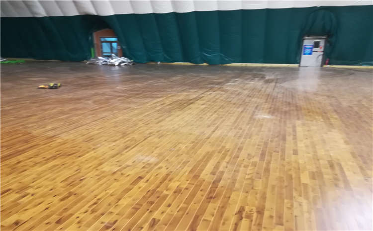 学校舞台实木地板哪个牌子好？