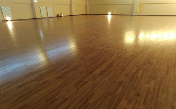 橡胶木乒乓球馆木地板怎么维修？