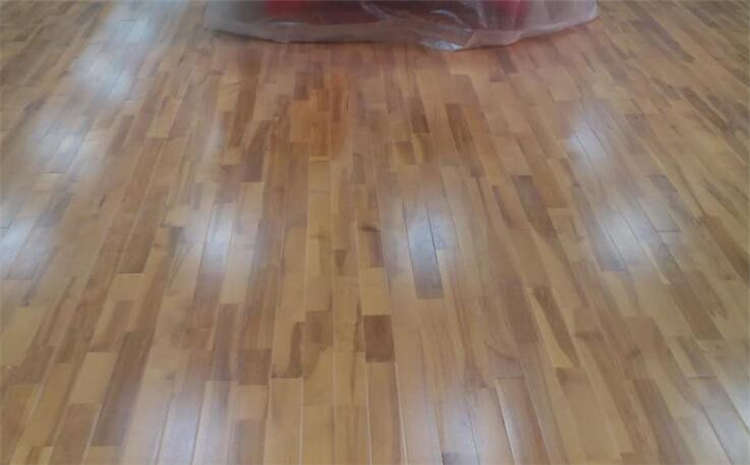 枫桦木篮球场地木地板翻新施工