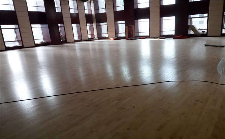 拼接板乒乓球馆木地板怎么维修？